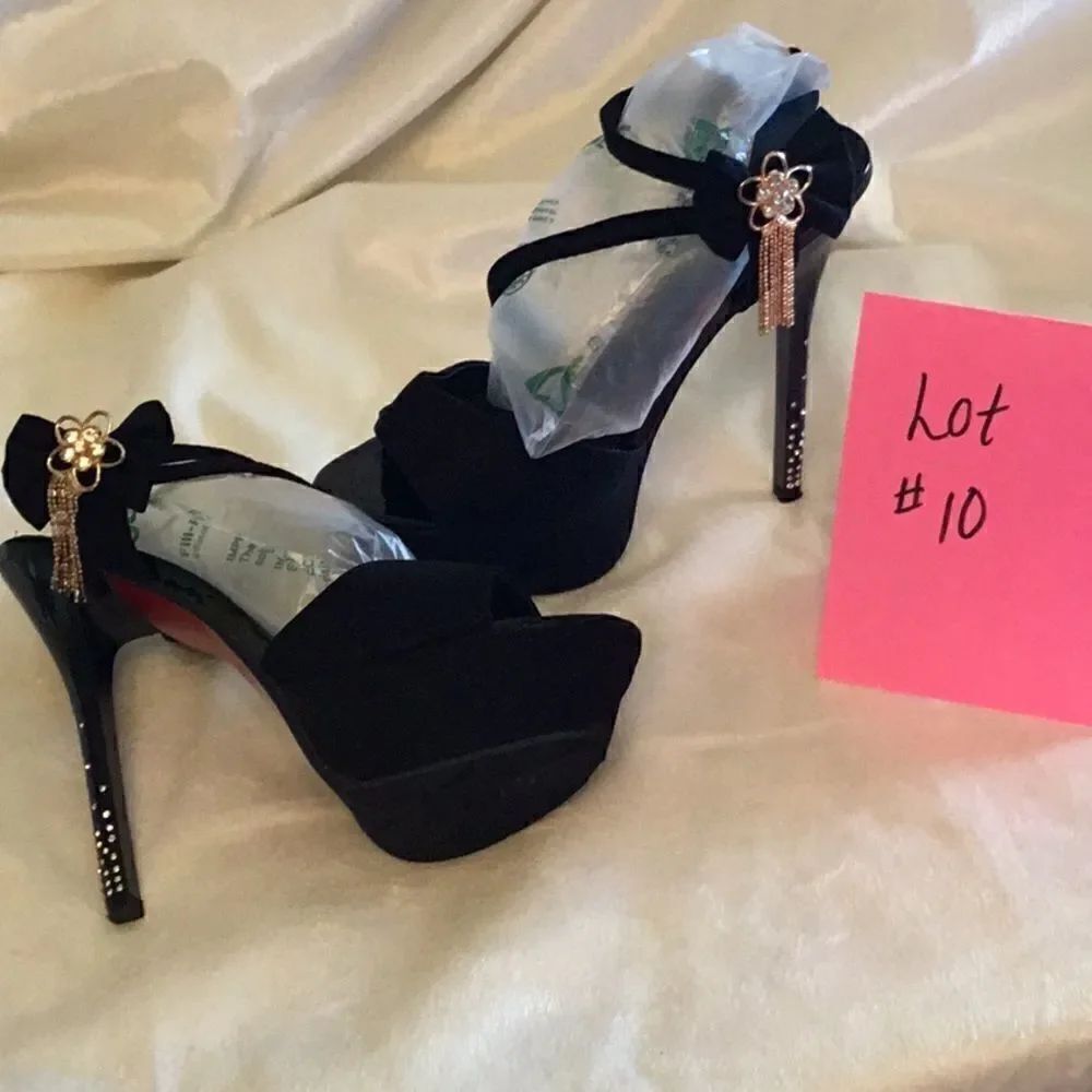 BLACK STILETTOS WITH JEWELED HEELS IN SIZE 39
